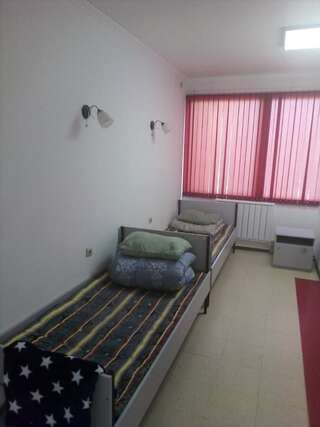 Хостелы NEW Hostel Алматы Двухместный номер с 2 двуспальными кроватями-2