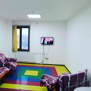 Хостелы NEW Hostel Алматы Общий десятиместный номер для мужчин и женщин-10
