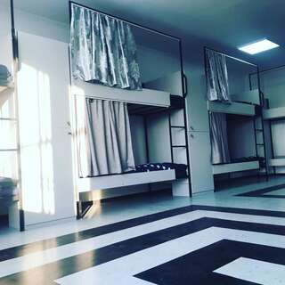 Хостелы NEW Hostel Алматы Общий десятиместный номер для мужчин и женщин-11