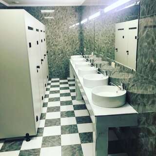 Хостелы NEW Hostel Алматы Общий десятиместный номер для мужчин и женщин-7